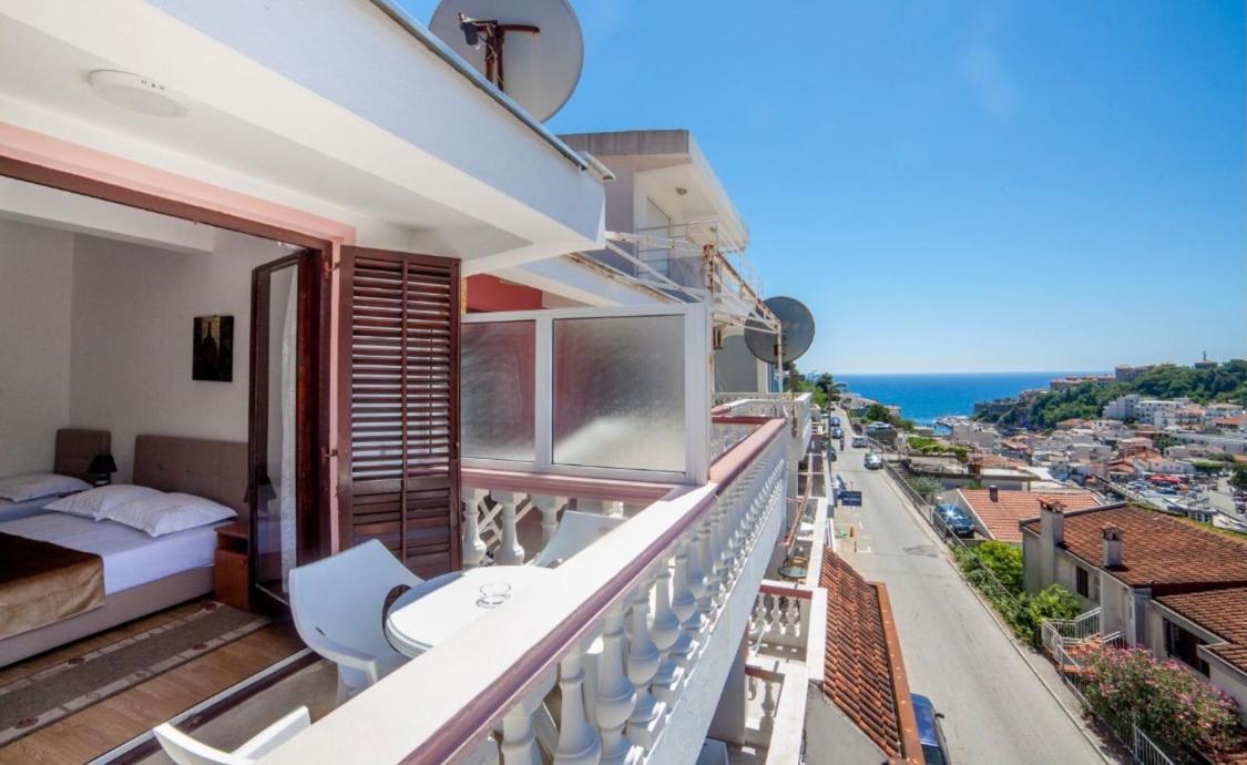 אולסינץ' Castello Apartments מראה חיצוני תמונה